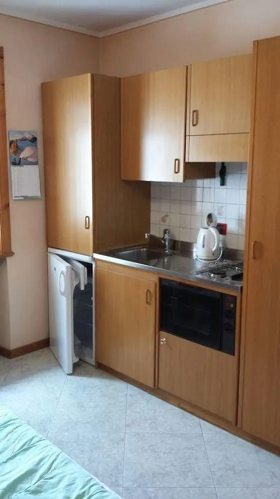 Apartments Roulette In ליביניו 0*,